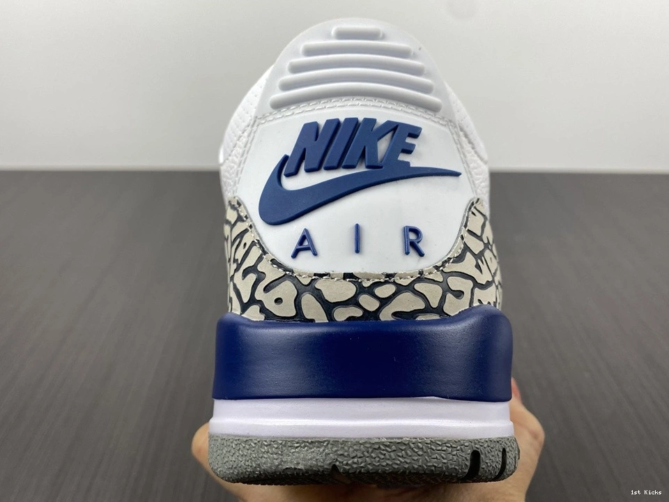 Jordan True Blue  (2016)  3 Retro 854262-106 0413